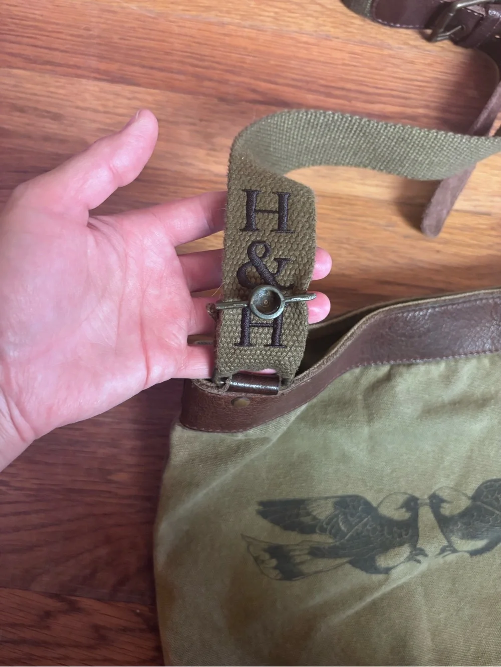 Band merch canvas messenger